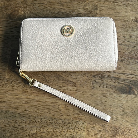 Michael Kors Jet Set Travel Large Flat Phone Wristlet - Picture 1 of 3